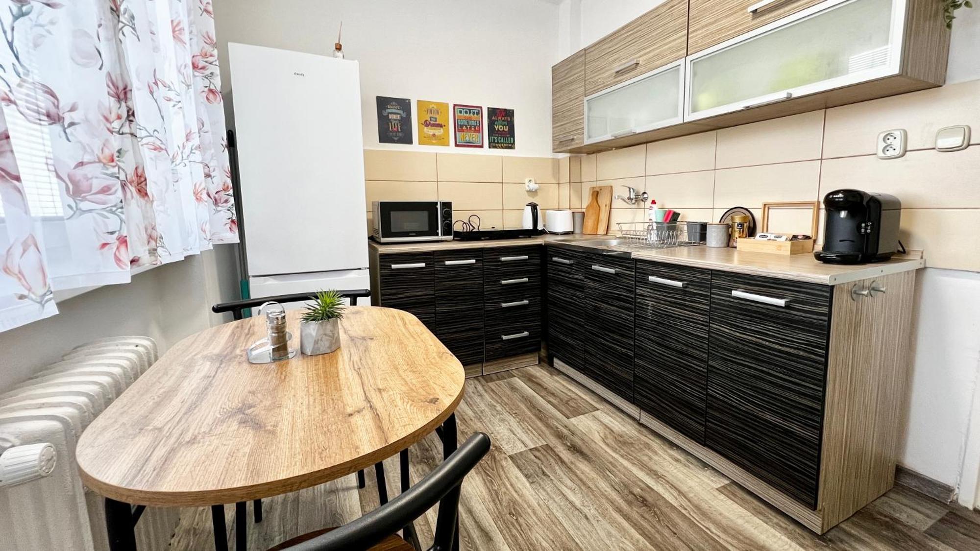 Apartment Bystrica I 24hr Self Check-in L Free Wi-fi & Parking
